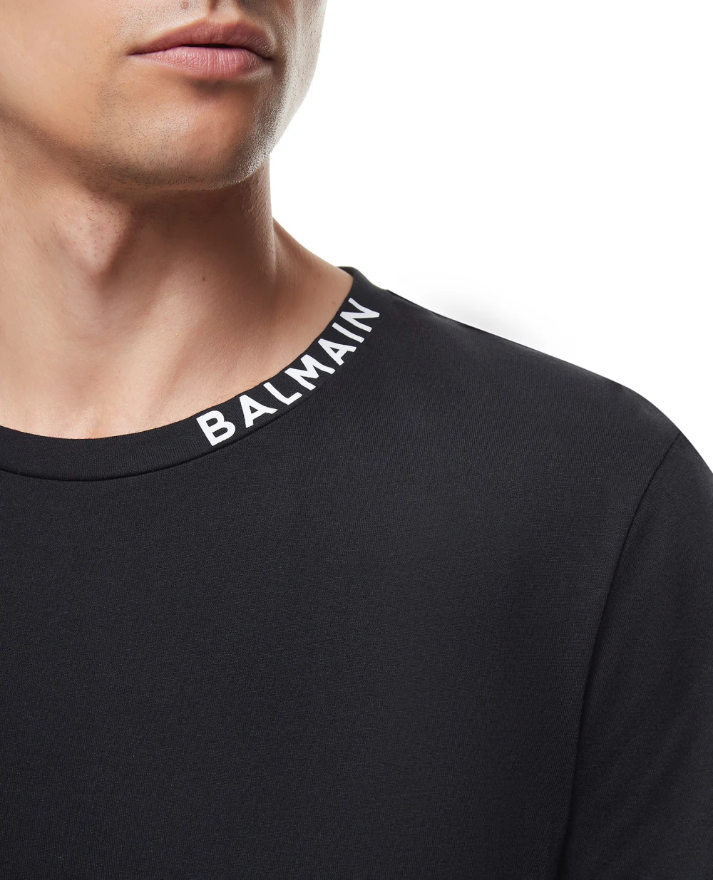 Футболка Balmain WH1EF006B129, черный цвет • Купить в интернет-магазине Kameron