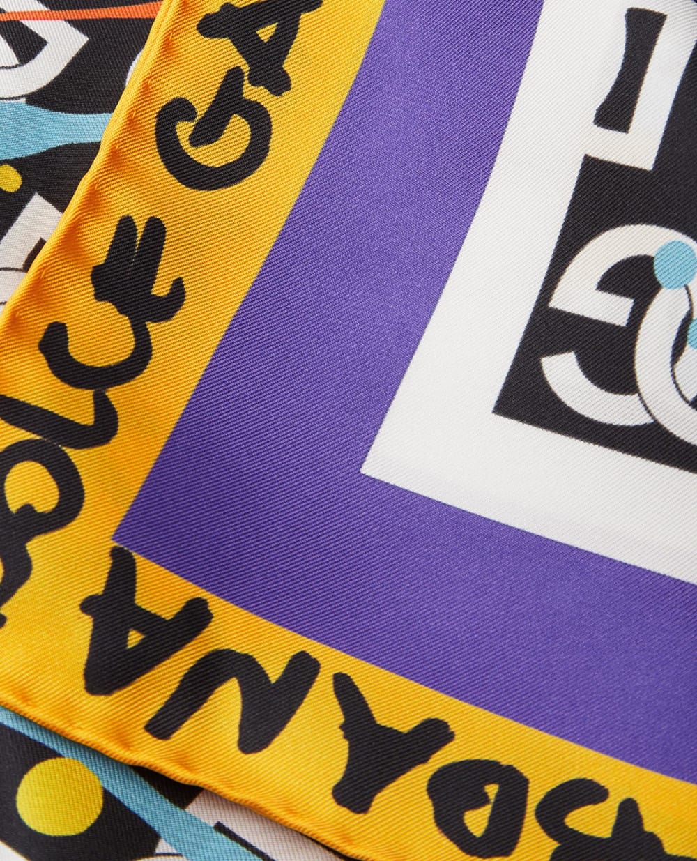 Шелковый платок Dolce&Gabbana FN086R-FI17K, разноцветный цвет • Купить в интернет-магазине Kameron