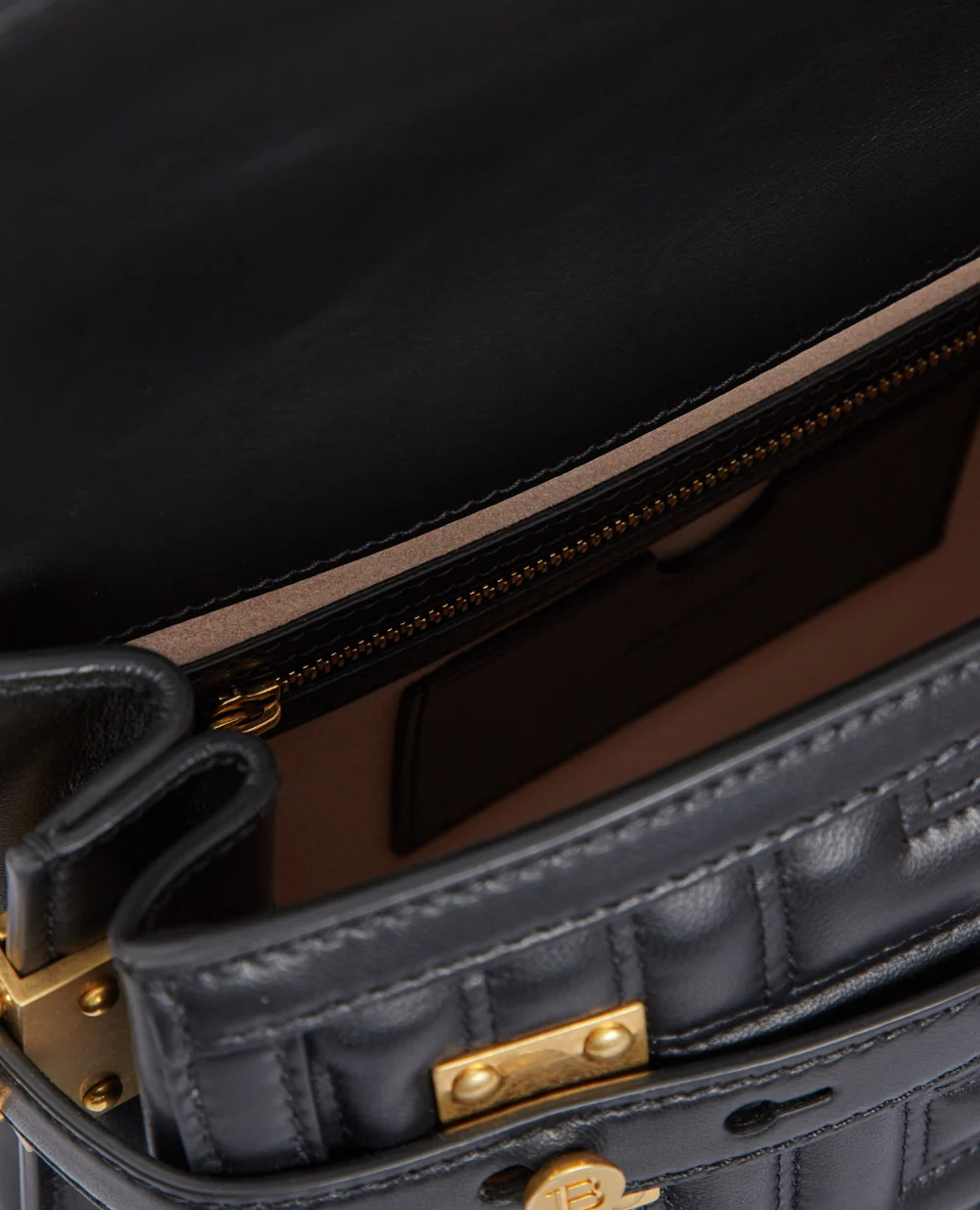 Кожаная сумка B-Buzz Balmain AN1DB530LNDV, черный цвет • Купить в интернет-магазине Kameron