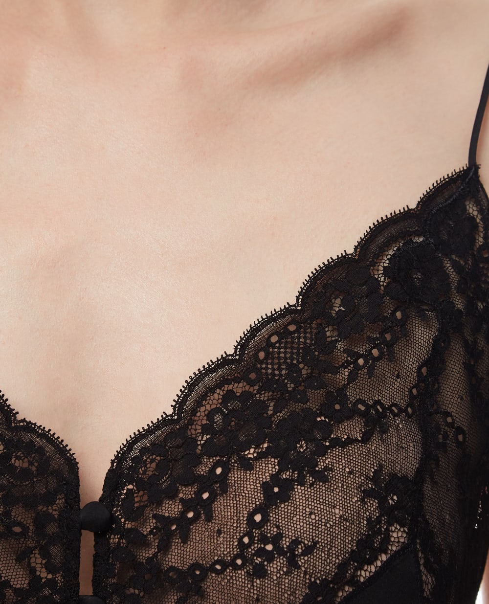 Шелковый топ Saint Laurent 648880-Y7B20, черный цвет • Купить в интернет-магазине Kameron