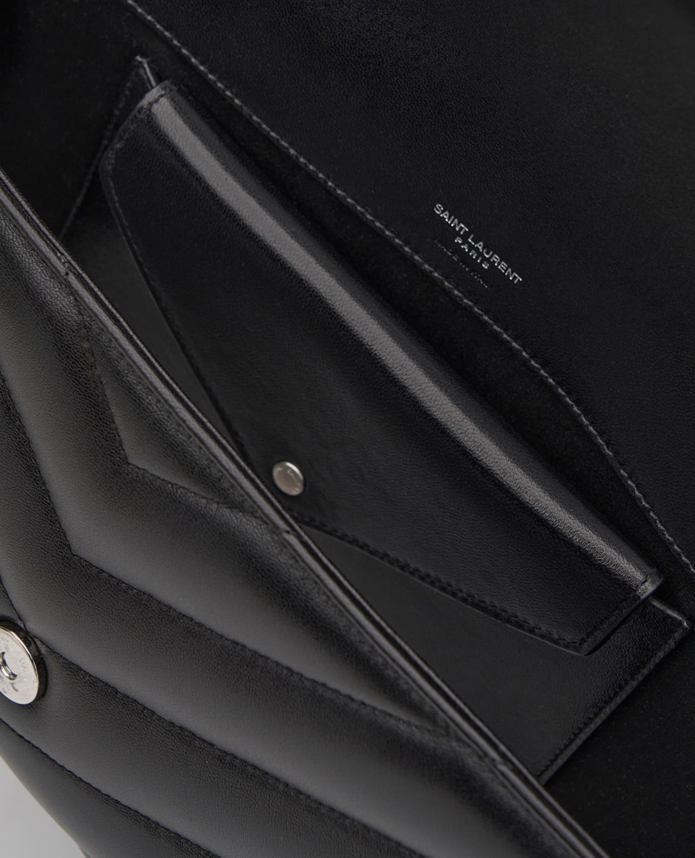 Сумка LOULOU Medium из овечьей кожи Saint Laurent 801439-AAE4Y, черный цвет • Купить в интернет-магазине Kameron