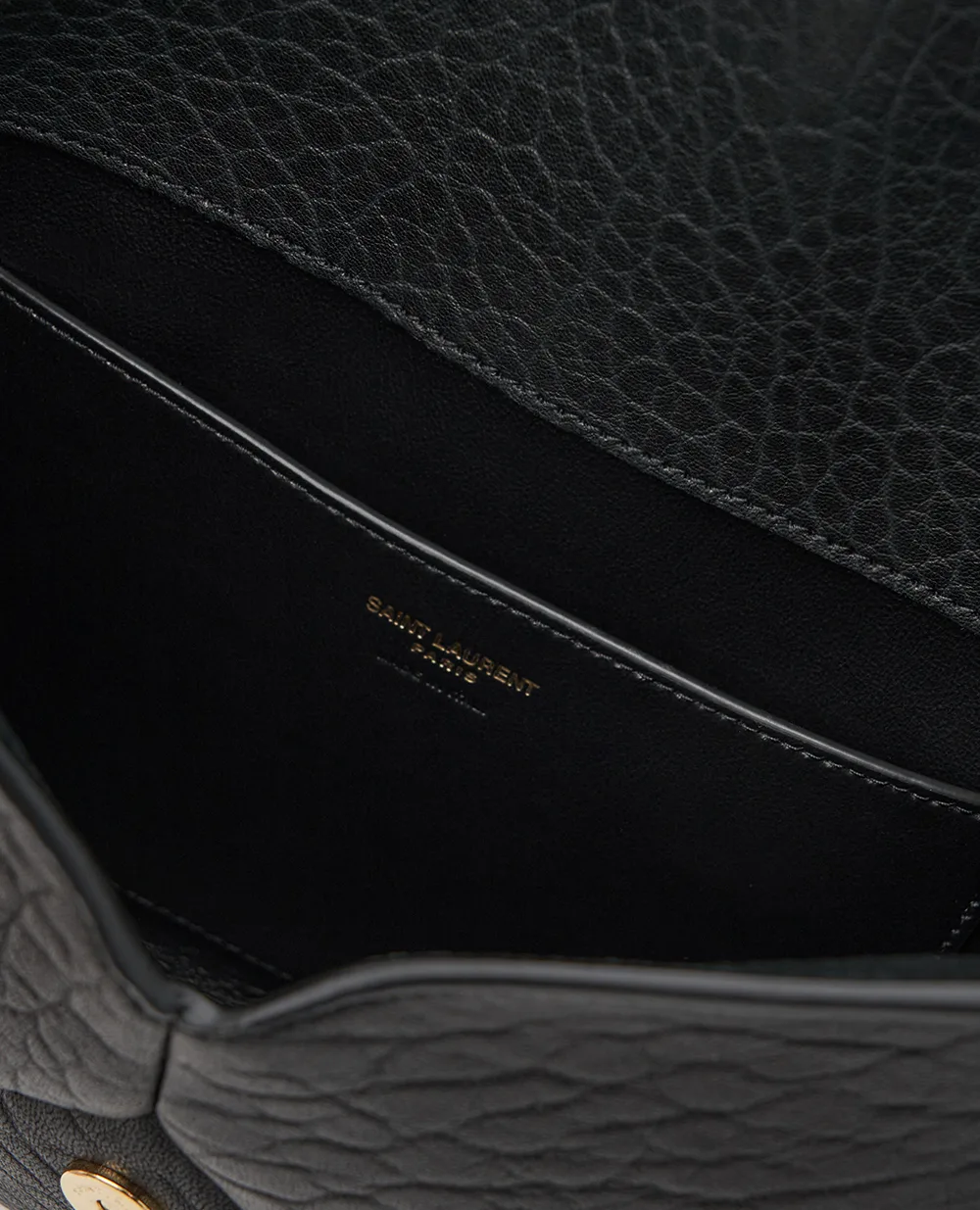 Клатч CASSANDRE из кожи ягненка Saint Laurent 853610-AACYT, черный цвет • Купить в интернет-магазине Kameron