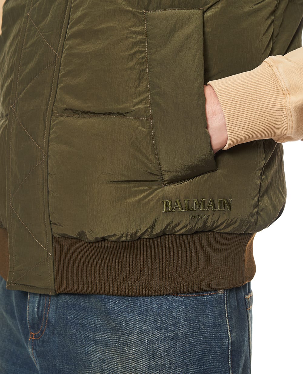 Жилет пуховый с капюшоном Balmain HH1TO150XM28, хаки цвет • Купить в интернет-магазине Kameron