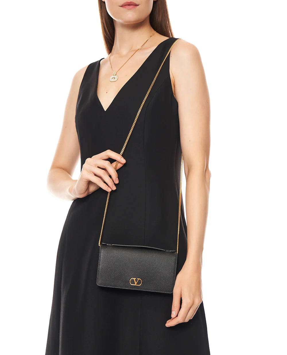 Клатч VLogo Signature из телячьей кожи Valentino 9W2P0AU1SNP, черный цвет • Купить в интернет-магазине Kameron
