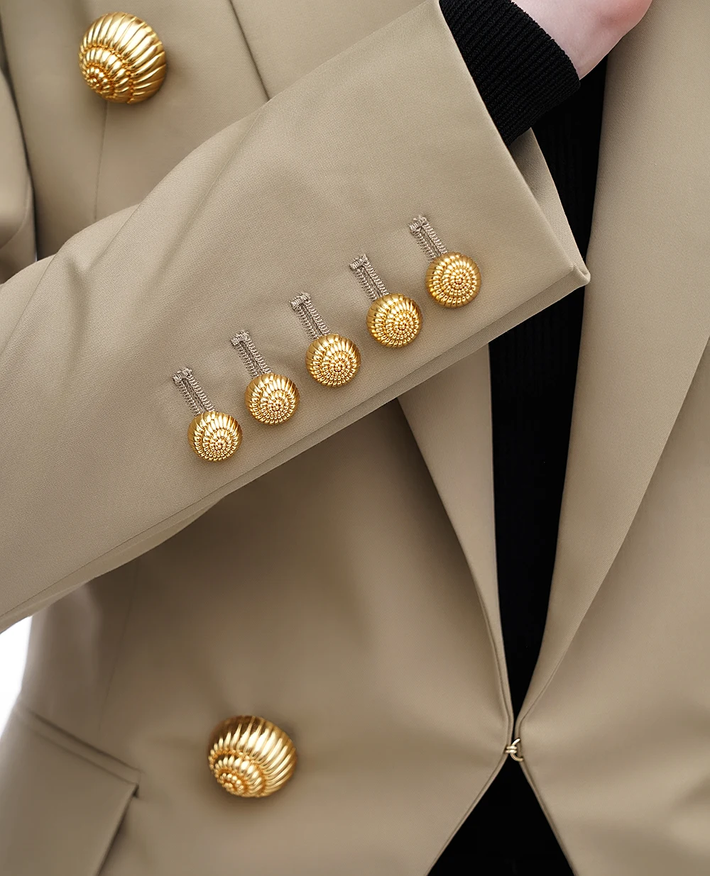 Жакет Balmain DF0SM340CF47, бежевый цвет • Купить в интернет-магазине Kameron