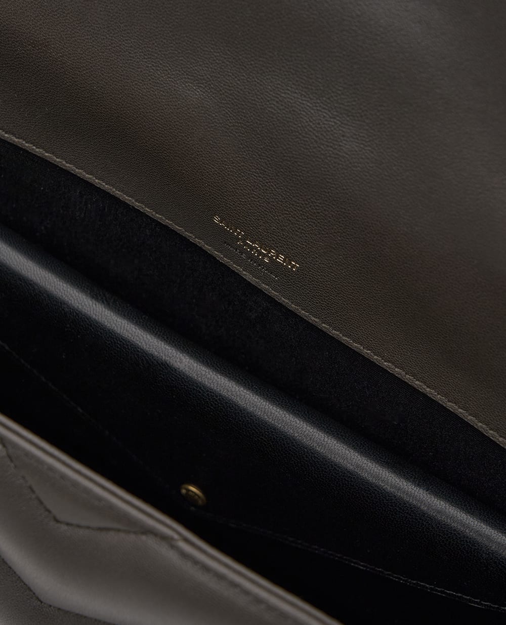 Сумка Loulou Large из овечьей кожи Saint Laurent 803541-AAEAX, темно-серый цвет • Купить в интернет-магазине Kameron