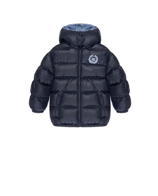 Dolce&Gabbana Дитячий пуховик з монограмою логотипу - Артикул: L4JB6F-FUS3Y-B