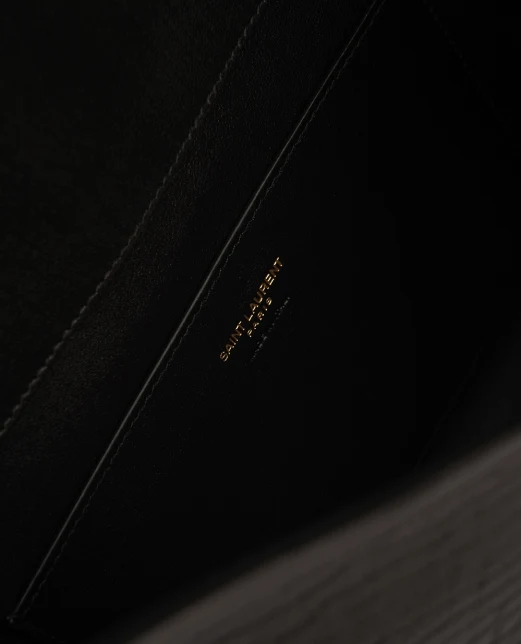 Saint Laurent Клатч Cassandre - Артикул: 769307-AACYT